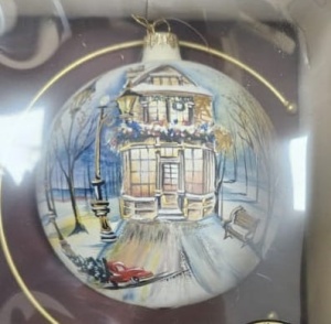 Luxurious Glass Christmas Ornament